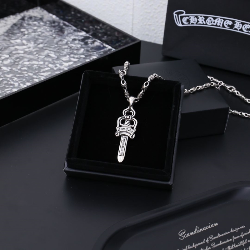 Ch**me He**ts necklaces
